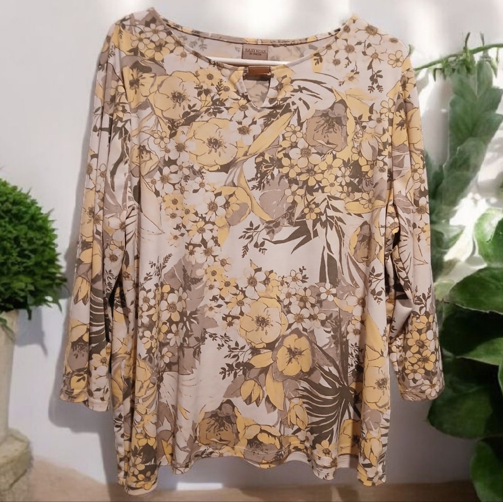 Chicos Easywear Plus sized Womans Yellow Tan Floral Shirt Blouse size 2x
